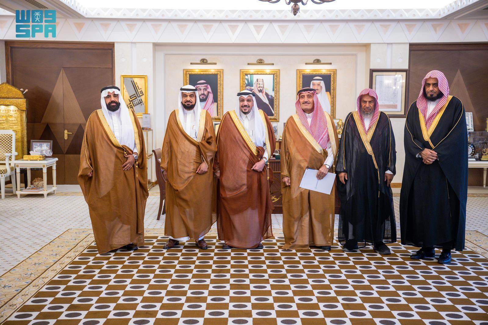 أمير منطقة القصيم يستقبل رئيس وأعضاء مجلس إدارة الجمعية التعاونية لتسويق وتصدير التمور ومشتقاتها